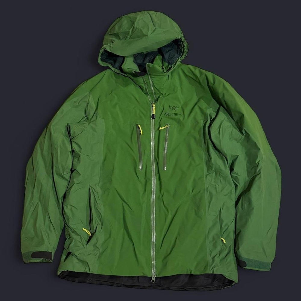 Arc’teryx Fission SV insulated Gore-Tex jacket in green